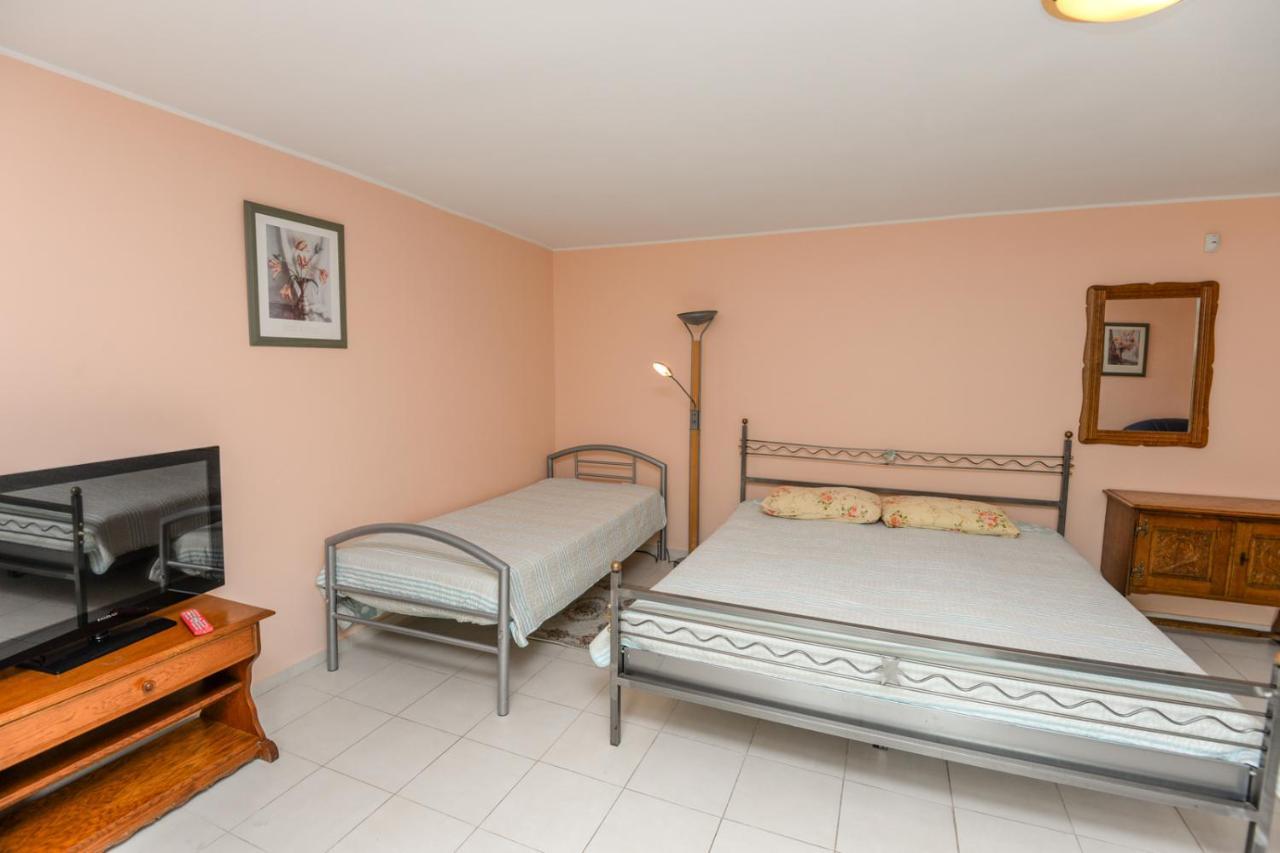 Red Tower Apartments Паланга Экстерьер фото
